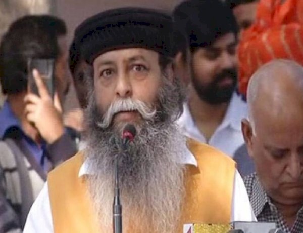 करणी सेना के राष्ट्रीय अध्यक्ष के भाई ने किया सुसाइड, OYO रूम में फंदे से लटका मिला शव करणी सेना के राष्ट्रीय अध्यक्ष के भाई ने किया सुसाइड, OYO रूम में फंदे से लटका मिला शव