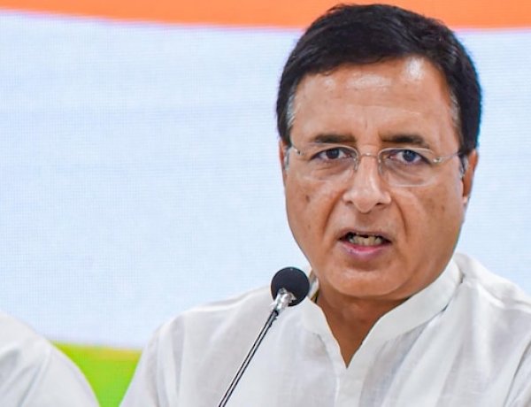 कर्नाटक की 215 सीटों पर CPI देगी कांग्रेस को समर्थन, रणदीप सुरजेवाला ने किया ऐलान कर्नाटक की 215 सीटों पर CPI देगी कांग्रेस को समर्थन, रणदीप सुरजेवाला ने किया ऐलान