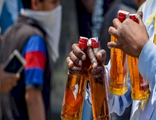 शराब माफिया का BJP कनेक्शन, इटारसी पुलिस ने शराब तस्करी के आरोप में भाजपा नेता को किया गिरफ्तार शराब माफिया का BJP कनेक्शन, इटारसी पुलिस ने शराब तस्करी के आरोप में भाजपा नेता को किया गिरफ्तार