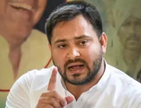 डिप्टी सीएम तेजस्वी यादव के ख़िलाफ़ अहमदाबाद कोर्ट में याचिका दाखिल, मेहुल चोकसी को बताया था गुजराती ठग डिप्टी सीएम तेजस्वी यादव के ख़िलाफ़ अहमदाबाद कोर्ट में याचिका दाखिल, मेहुल चोकसी को बताया था गुजराती ठग