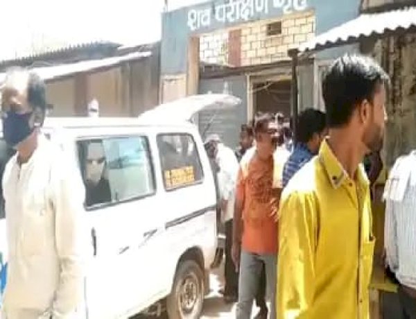 ग्वालियर में दुष्कर्म पीड़िता ने की खुदकुशी, सुसाइड नोट में पुलिस पर लगाया आरोपी की मदद करने का आरोप ग्वालियर में दुष्कर्म पीड़िता ने की खुदकुशी, सुसाइड नोट में पुलिस पर लगाया आरोपी की मदद करने का आरोप