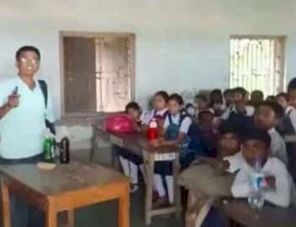 पश्चिम बंगाल की कक्षा में बंदूक लेकर घुसा सिरफिरा, 40 बच्चों को बनाया बंधक