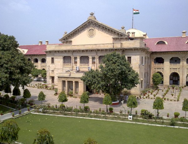 सभी पक्षों को सुनने के बाद ही कोई फैसला पारित करे अदालत, कृष्ण जन्मभूमि विवाद मामले में इलाहाबाद HC का आदेश सभी पक्षों को सुनने के बाद ही कोई फैसला पारित करे अदालत, कृष्ण जन्मभूमि विवाद मामले में इलाहाबाद HC का आदेश