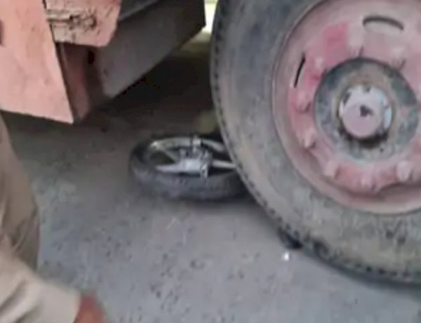 इंदौर के बाणगंगा इलाके में बड़ा हादसा, क्रेन की चपेट में आने से चार लोगों की ऑन द स्पॉट मौत इंदौर के बाणगंगा इलाके में बड़ा हादसा, क्रेन की चपेट में आने से चार लोगों की ऑन द स्पॉट मौत
