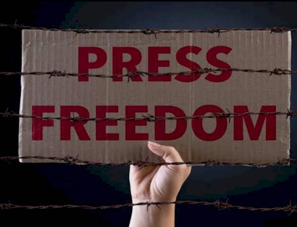 प्रेस स्वतंत्रता और स्व चयनित पराधीनता
