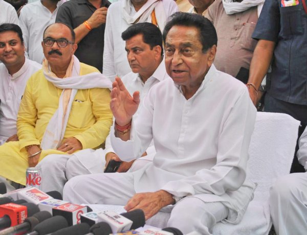 दीपक जोशी का कांग्रेस में शामिल होना तो सिर्फ ट्रेलर है, कमलनाथ के बयान से MP बीजेपी में खलबली दीपक जोशी का कांग्रेस में शामिल होना तो सिर्फ ट्रेलर है, कमलनाथ के बयान से MP बीजेपी में खलबली