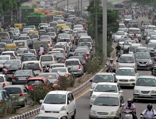 देश में डीजल वाहनों पर लग सकता है प्रतिबंध, सरकारी पैनल ने दिया बैन लगाने का सुझाव देश में डीजल वाहनों पर लग सकता है प्रतिबंध, सरकारी पैनल ने दिया बैन लगाने का सुझाव