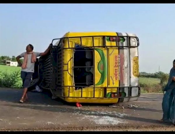 नर्मदापुरम से भोपाल जा रही बस पलटी, 25 यात्री घायल, 6 की हालत गंभीर नर्मदापुरम से भोपाल जा रही बस पलटी, 25 यात्री घायल, 6 की हालत गंभीर