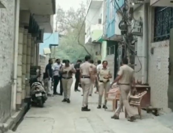 गैंगस्टर-आतंकी कनेक्शन मामले में NIA की बड़ी कार्रवाई, 6 राज्यों के 122 ठिकानों पर की छापेमारी गैंगस्टर-आतंकी कनेक्शन मामले में NIA की बड़ी कार्रवाई, 6 राज्यों के 122 ठिकानों पर की छापेमारी