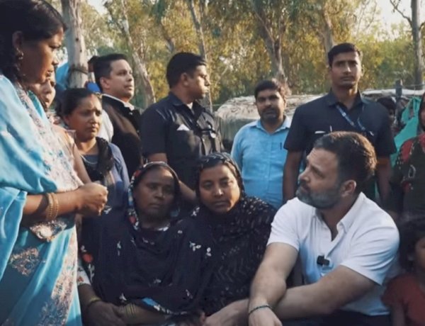 1200 रुपए में सिलेंडर कहां से खरीदें, महंगाई से त्रस्त शकूरबस्ती की महिलाओं से मिले राहुल गांधी