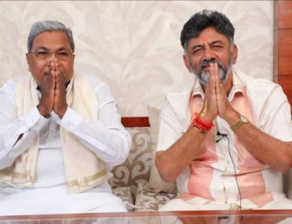 कर्नाटक के नए सीएम को लेकर सस्पेंस बरकरार, डीके शिवकुमार ने कहा, अफवाहों पर ध्यान न दें कर्नाटक के नए सीएम को लेकर सस्पेंस बरकरार, डीके शिवकुमार ने कहा, अफवाहों पर ध्यान न दें