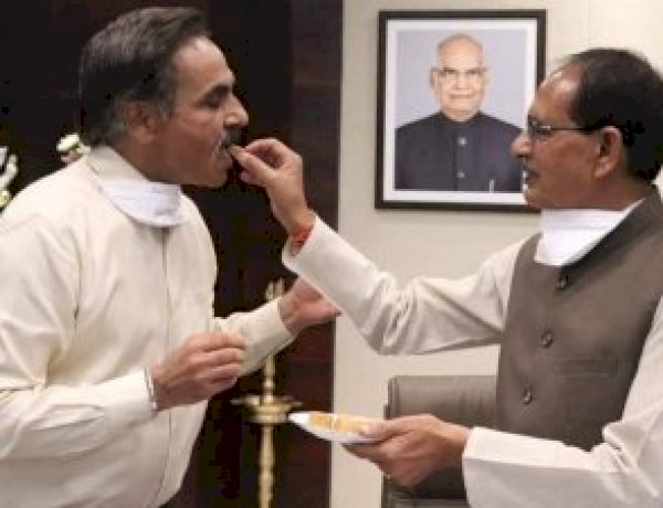चुनाव तक इकबाल सिंह बैंस ही रहेंगे MP के चीफ सेक्रेटरी, छह महीने और बढ़ा कार्यकाल चुनाव तक इकबाल सिंह बैंस ही रहेंगे MP के चीफ सेक्रेटरी, छह महीने और बढ़ा कार्यकाल