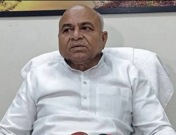 कांग्रेस ने निर्वाचन आयोग से की चीफ़ सेक्रेटरी की सेवा वृद्धि निरस्त करने की मांग, चुनाव में गड़बड़ी की जतायी आशंका कांग्रेस ने निर्वाचन आयोग से की चीफ़ सेक्रेटरी की सेवा वृद्धि निरस्त करने की मांग, चुनाव में गड़बड़ी की जतायी आशंका