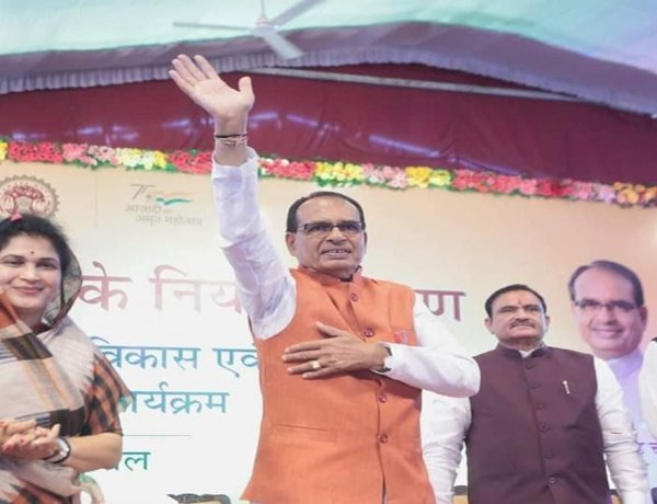 मध्य प्रदेश में अब दिसंबर 2022 तक बनी सभी कॉलोनियां होंगी वैध, सीएम शिवराज की घोषणा मध्य प्रदेश में अब दिसंबर 2022 तक बनी सभी कॉलोनियां होंगी वैध, सीएम शिवराज की घोषणा