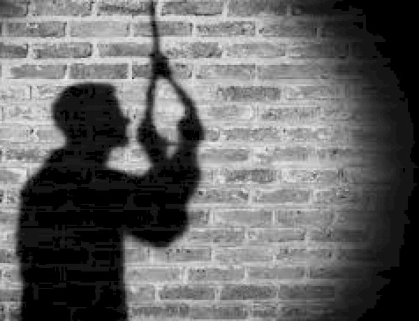 बीमार बना रहे हैं ऑनलाइन क्रिकेट एपिसोड, इंदौर में 20 साल के युवा ने की आत्महत्या बीमार बना रहे हैं ऑनलाइन क्रिकेट एपिसोड, इंदौर में 20 साल के युवा ने की आत्महत्या