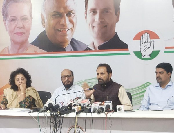 9 साल 9 सवाल: चुप्पी तोड़िए मोदी जी, सांसद शक्ति सिंह गोहिल ने भोपाल में आकर केंद्र सरकार से पूछे 9 सवाल 9 साल 9 सवाल: चुप्पी तोड़िए मोदी जी, सांसद शक्ति सिंह गोहिल ने भोपाल में आकर केंद्र सरकार से पूछे 9 सवाल