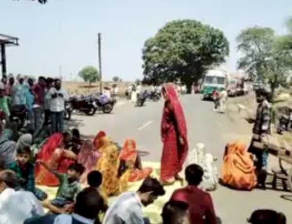खंडवा: सिंचाई योजना में घोटाले के विरुद्ध किसानों ने खोला मोर्चा, मूंदी-सनावद हाईवे पर चक्काजाम