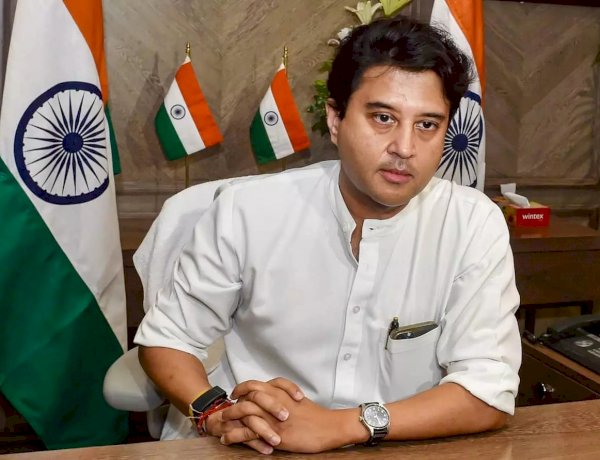 विधानसभा चुनाव से पहले सिंधिया समर्थकों में बेचैनी, अधिकांश विधायकों के टिकट पर लटकी तलवार विधानसभा चुनाव से पहले सिंधिया समर्थकों में बेचैनी, अधिकांश विधायकों के टिकट पर लटकी तलवार