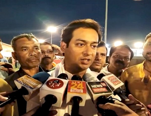 बीजेपी के कई दिग्गज नेता हमारे संपर्क में, कांग्रेस MLA जयवर्धन सिंह के बयान से भाजपा खेमे में खलबली बीजेपी के कई दिग्गज नेता हमारे संपर्क में, कांग्रेस MLA जयवर्धन सिंह के बयान से भाजपा खेमे में खलबली