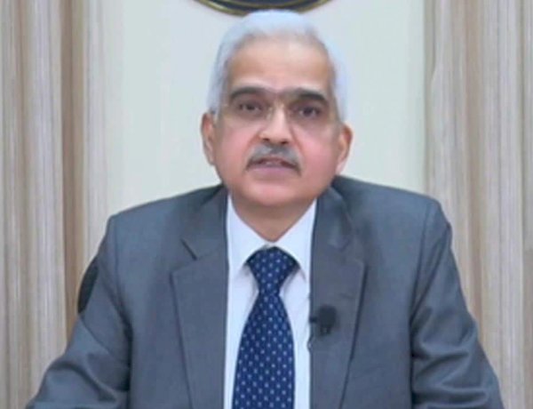 ब्याज दरों में कटौती की उम्मीद कर रहे लोगों को झटका, RBI ने नहीं किया रेपो रेट में कोई बदलाव ब्याज दरों में कटौती की उम्मीद कर रहे लोगों को झटका, RBI ने नहीं किया रेपो रेट में कोई बदलाव