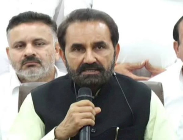 कांग्रेस ने 6 प्रदेशों में किए बड़े फेरबदल, शक्ति सिंह गोहिल को गुजरात की कमान, दिल्ली और हरियाणा के प्रभारी होंगे बाबरिया कांग्रेस ने 6 प्रदेशों में किए बड़े फेरबदल, शक्ति सिंह गोहिल को गुजरात की कमान, दिल्ली और हरियाणा के प्रभारी होंगे बाबरिया