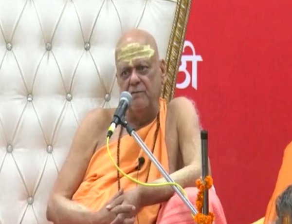 बीजेपी के प्रचारक हैं बागेश्वर धाम प्रमुख, धीरेंद्र शास्त्री पर जगद्गुरु शंकराचार्य की तीखी प्रतिक्रिया बीजेपी के प्रचारक हैं बागेश्वर धाम प्रमुख, धीरेंद्र शास्त्री पर जगद्गुरु शंकराचार्य की तीखी प्रतिक्रिया