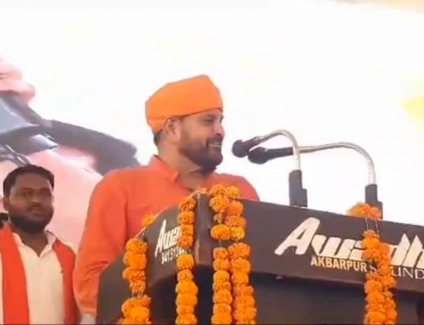 यौन शोषण के आरोपी बृजभूषण का गोंडा में शक्ति प्रदर्शन, 2024 का लोकसभा चुनाव लड़ने का किया ऐलान यौन शोषण के आरोपी बृजभूषण का गोंडा में शक्ति प्रदर्शन, 2024 का लोकसभा चुनाव लड़ने का किया ऐलान
