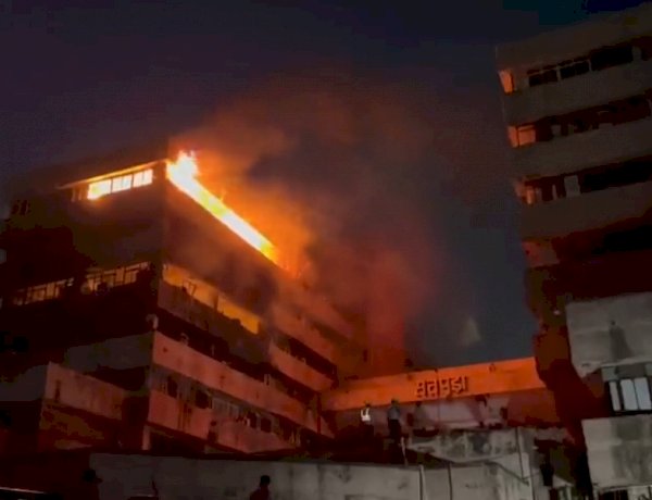 सतपुड़ा भवन में आग बुझाने के लिए CM ने एयरफोर्स से मांगी मदद, कांग्रेस ने बताया दस्तावेज जलाने की साजिश