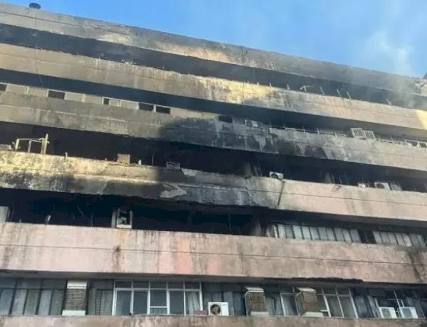 MP: 16 घंटे बाद बुझी सतपुड़ा भवन में लगी आग, 12 हजार से ज्यादा महत्वपूर्ण दस्तावेज जलकर खाक MP: 16 घंटे बाद बुझी सतपुड़ा भवन में लगी आग, 12 हजार से ज्यादा महत्वपूर्ण दस्तावेज जलकर खाक