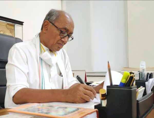 आबादी के हिसाब से केंद्रीय विद्यालयों में बढ़ाया जाए ST स्टूडेंट्स का कोटा, दिग्विजय सिंह ने केंद्रीय शिक्षा मंत्री को लिखा पत्र आबादी के हिसाब से केंद्रीय विद्यालयों में बढ़ाया जाए ST स्टूडेंट्स का कोटा, दिग्विजय सिंह ने केंद्रीय शिक्षा मंत्री को लिखा पत्र