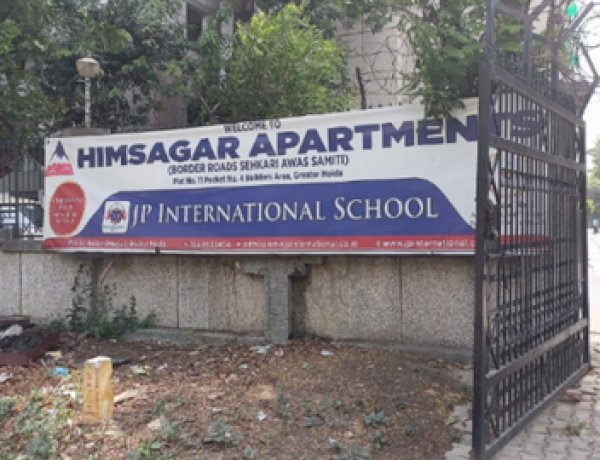 लुंगी या नाइटी पहनकर न घूमें, ग्रेटर नोएडा की सोसाइटी का रहवासियों के लिए अजीबोगरीब फरमान लुंगी या नाइटी पहनकर न घूमें, ग्रेटर नोएडा की सोसाइटी का रहवासियों के लिए अजीबोगरीब फरमान