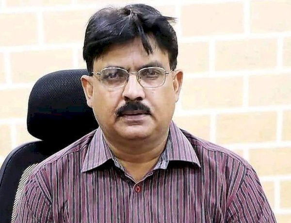 दफ्तर दरबारी: कलेक्टरी हॉर्सपावर से भी नहीं जल पा रही व्यवस्था की बत्ती दफ्तर दरबारी: कलेक्टरी हॉर्सपावर से भी नहीं जल पा रही व्यवस्था की बत्ती