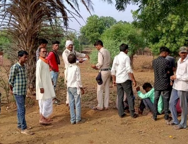 दमोहः पानी के तेज बहाव में बहा युवक, सुबह खेत में मिली लाश दमोहः पानी के तेज बहाव में बहा युवक, सुबह खेत में मिली लाश