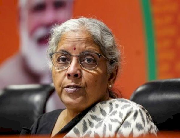6 मुस्लिम देशों पर की थी बमबारी, निर्मला सीतारमण ने बराक ओबामा पर किया पलटवार 6 मुस्लिम देशों पर की थी बमबारी, निर्मला सीतारमण ने बराक ओबामा पर किया पलटवार