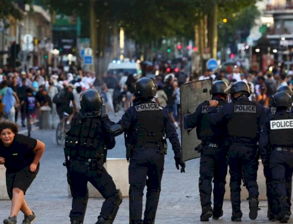 फ्रांस में नहीं थम रही हिंसा, 1300 से ज्यादा लोग गिरफ्तार, राष्ट्रपति ने रद्द की जर्मनी की यात्रा