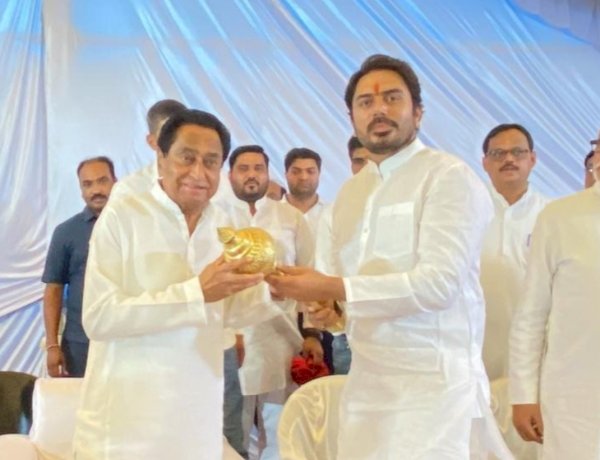 रामायण के हनुमान ने थामा कांग्रेस का दामन, कमलनाथ को बताया सच्चा हनुमान भक्त रामायण के हनुमान ने थामा कांग्रेस का दामन, कमलनाथ को बताया सच्चा हनुमान भक्त