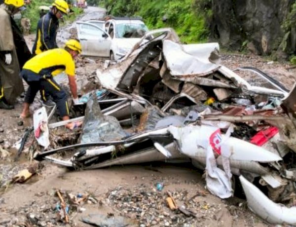 उत्तरकाशी में मध्य प्रदेश के तीन पर्यटकों की मौत, गाड़ियों पर टूटकर गिरा था  पर्वत शिला, 6 अन्य घायल- Hum Samvet