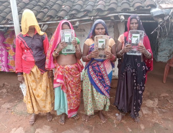 दमोह के इस गांव में न बिजली, न तार, लेकिन पहुंच गया बिजली बिल दमोह के इस गांव में न बिजली, न तार, लेकिन पहुंच गया बिजली बिल