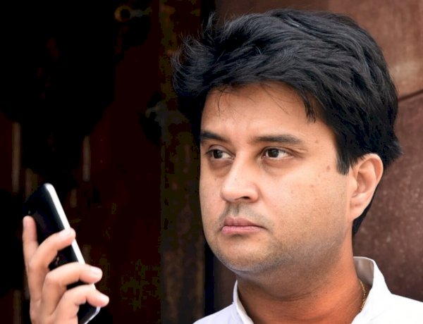 केंद्रीय मंत्री ज्योतिरादित्य सिंधिया केंद्रीय मंत्री ज्योतिरादित्य सिंधिया