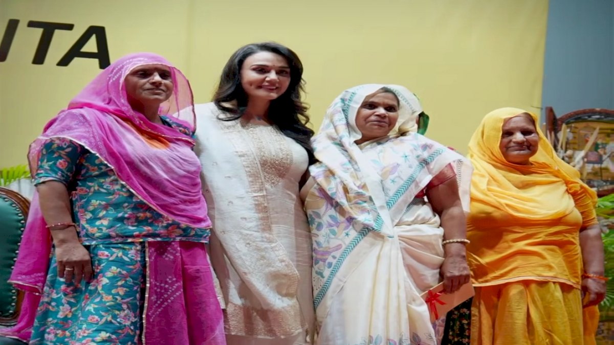 ऑपरेशन सिंदूर के बाद प्रीति जिंटा का बड़ा कदम, शहीद जवानों की पत्नियों के लिए दान किए 1 करोड़ रुपए