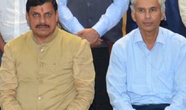 मुख्यमंत्री मोहन यादव एवं मुख्य सचिव अनुराग जैन  मुख्यमंत्री मोहन यादव एवं मुख्य सचिव अनुराग जैन