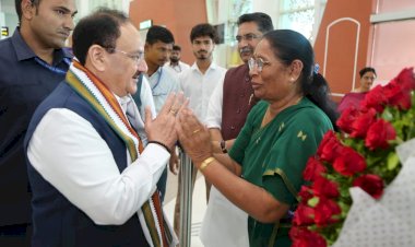 बीजेपी के राष्ट्रीय अध्यक्ष जेपी नड्डा के साथ सांसद सुमित्रा वाल्मीक बीजेपी के राष्ट्रीय अध्यक्ष जेपी नड्डा के साथ सांसद सुमित्रा वाल्मीक