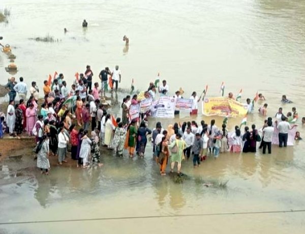 Photo Courtesy: Dainik Bhaskar Photo Courtesy: Dainik Bhaskar