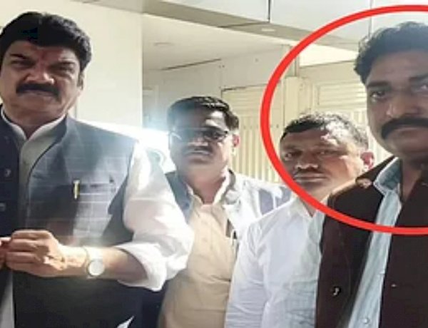 लाल घेरे में आरोपी BJP नेता कैबिनेट मंत्री गोविंद सिंह राजपूत के साथ लाल घेरे में आरोपी BJP नेता कैबिनेट मंत्री गोविंद सिंह राजपूत के साथ