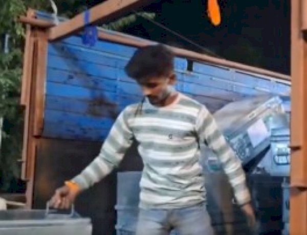 सासाराम में स्ट्रांग रूम परिसर में संदिग्ध ट्रक के घुसने पर हंगामा, धरने पर बैठे RJD प्रत्याशी