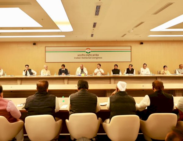 MP सहित 12 राज्यों के SIR पर दिल्ली में कांग्रेस की उच्चस्तरीय बैठक, राहुल गांधी, दिग्विजय सिंह समेत तमाम दिग्गज रहे मौजूद