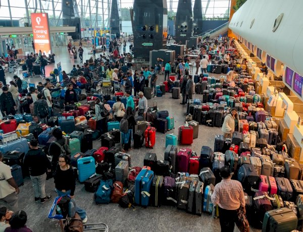 सुप्रीम कोर्ट पहुंचा इंडिगाे फ्लाइट कैंसिलेशन का मामला, 4 दिन में दो हजार से ज्‍यादा उड़ानें हो चुकी हैं रद्द