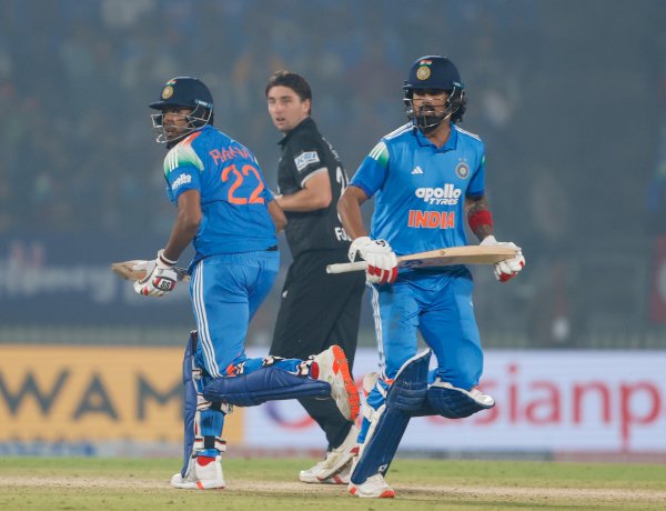 IND VS NZ: भारत ने न्यूजीलैंड को 4 विकेट से हराया, सीरीज में बनाई 1-0 की बढ़त