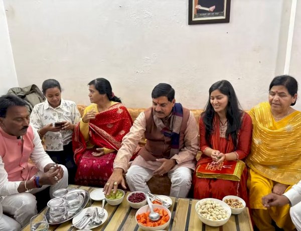 विधायक उषा ठाकुर के निवास पर मुख्‍यमंत्री डॉ. मोहन यादव