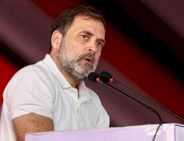 कंप्रोमाइज्ड PM के राज में शांतिपूर्ण विरोध करना अपराध, IYC कार्यकर्ताओं की गिरफ्तारी पर भड़के राहुल गांधी